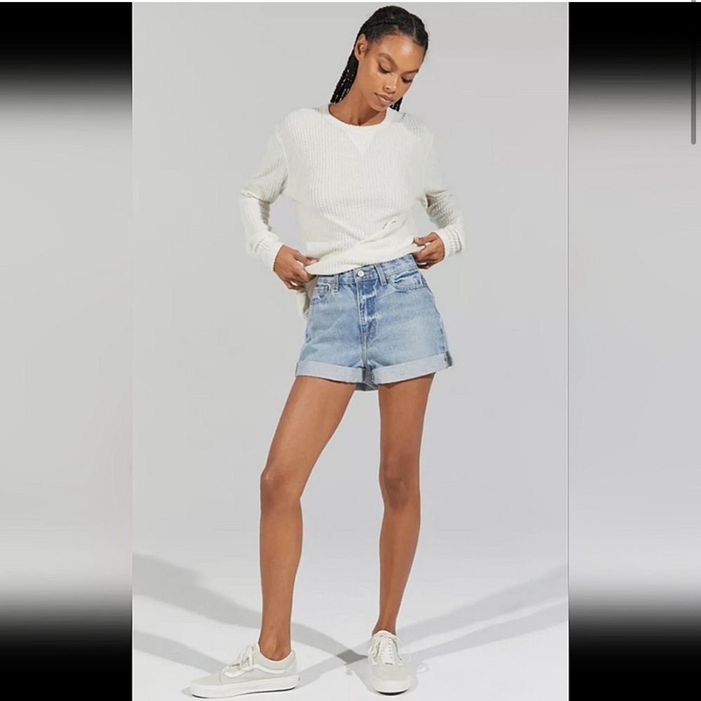 Bdg Urban Outfitters Women's High Rise Denim Mom Shorts Stretch Blue Size 28 - Picture 2 of 11